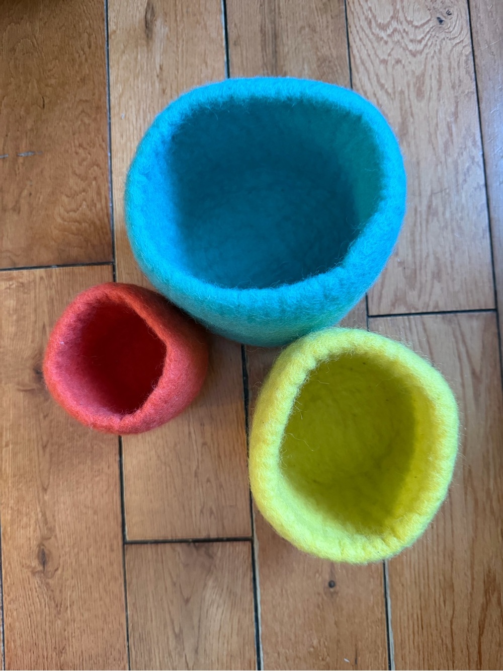 Lovevery Set of 3 Felt Nesting Bowls - Turquoise, Yellow, Coral